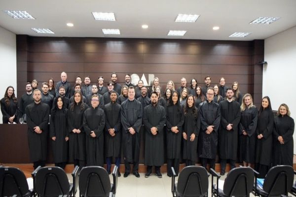 OAB Cascavel sedia juramento de jovens advogados de 11 subseções do Estado