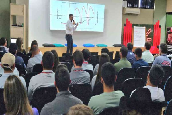 Imagem referente a notícia: Impulso Day Pecuária trata de silagem e inovações para setor