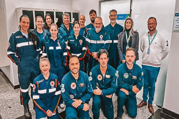 Imagem referente a notícia: Médicos do CONSAMU aprimoram técnicas para salvar vidas de gestantes em situações críticas