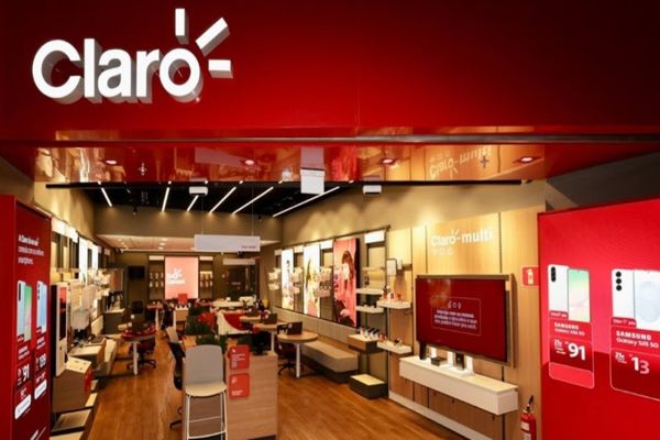 Imagem referente a notícia: Claro investe em novo conceito de lojas em Cascavel com foco total na experiência do cliente