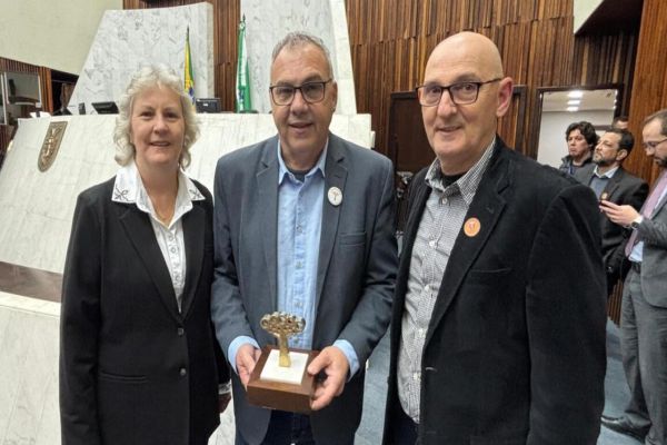 Imagem referente a notícia: Toledo é reconhecida na entrega do 13º Prêmio Gestor Público Paraná