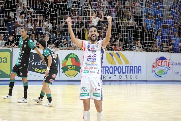 Imagem referente a notícia: Cascavel Futsal vence o Marreco e abre vantagem nas quartas de final do Paranaense Série Ouro