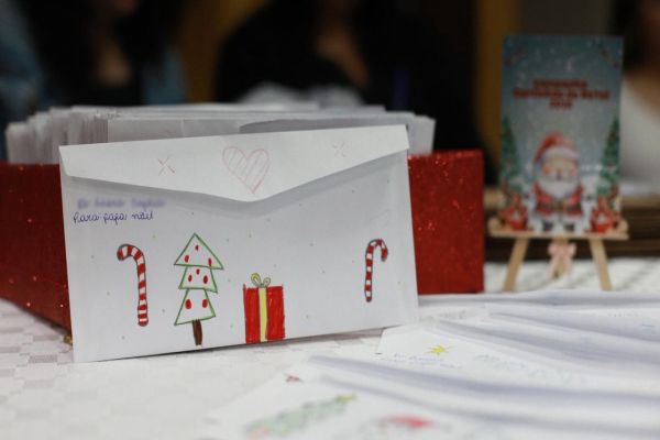 Campanha Adote uma Cartinha leva esperança ao Natal de crianças de Cascavel