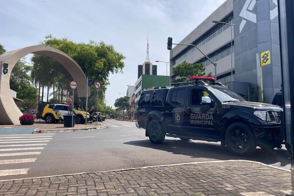Imagem referente a notícia: Operação milionária mobiliza forças de segurança em Cascavel e fecha o Centro da cidade