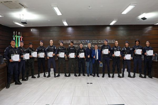 Imagem referente a notícia: Guardas Municipais do Oeste do Paraná são homenageadas em Cascavel