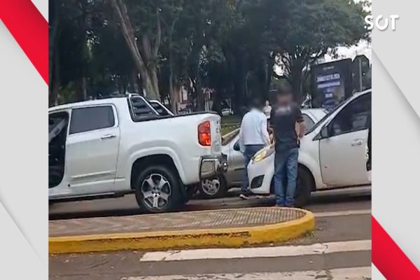 Motorista da McLaren de R$ 3 milhões se envolve em novo acidente, agora com caminhonete Rampage