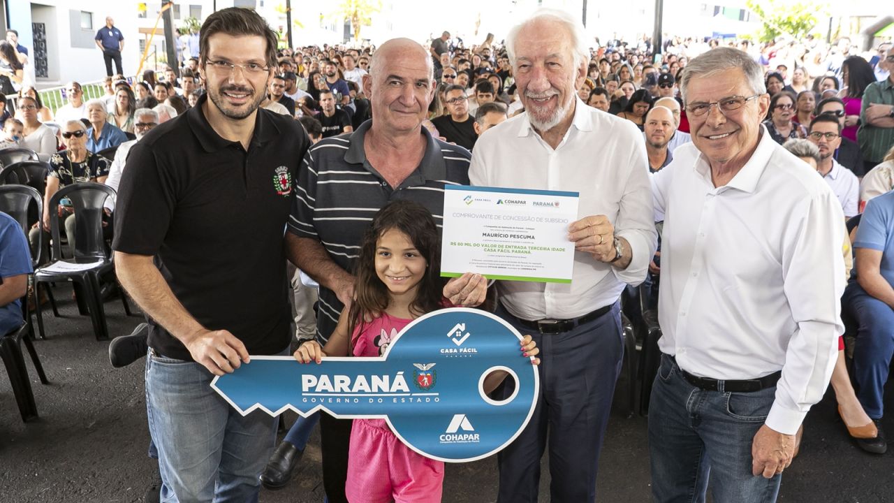 “Agora é meu”: idoso celebra primeira casa própria com ajuda do programa Casa Fácil Paraná Terceira Idade
