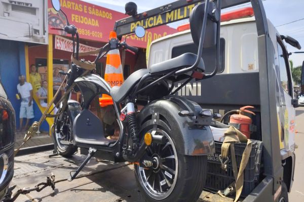 Homem embriagado invade cena de crime no Bairro Santa Cruz em Cascavel e é detido pela polícia