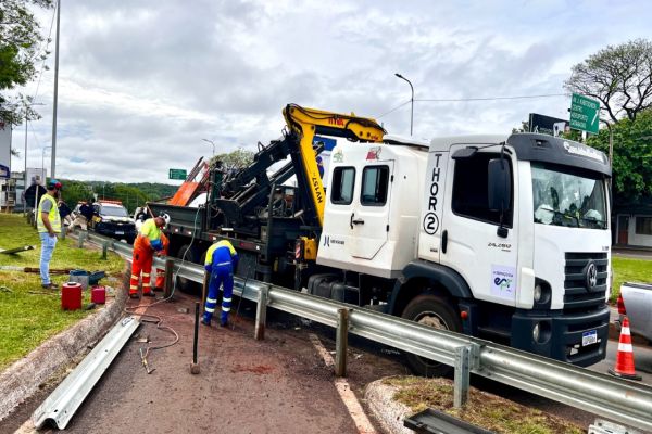 Imagem referente a notícia: PRF informa fechamento do acesso ao Jardim Jupira, na BR-277 em Foz do Iguaçu