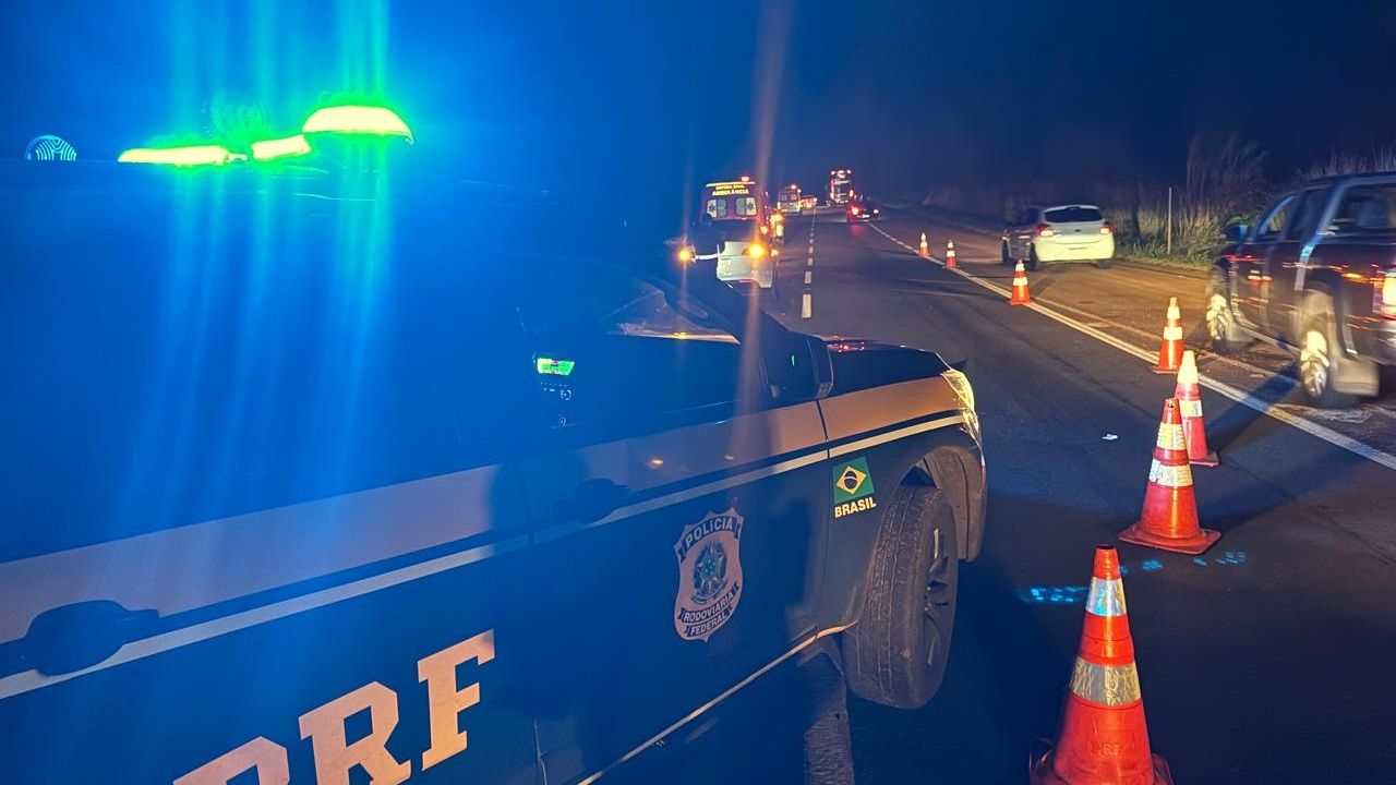 Homem de 46 anos morre atropelado por Tesla na BR-376 em Marialva