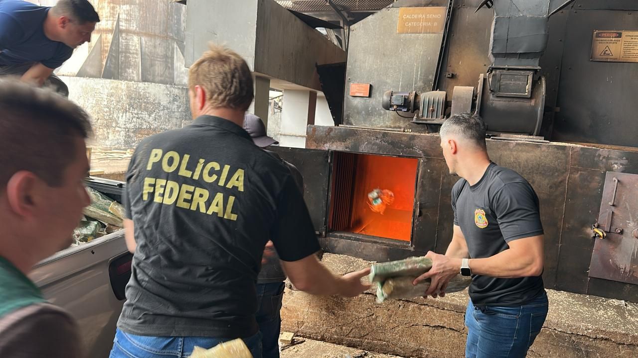 Polícia Federal de Cascavel destrói 7,2 toneladas de drogas e número total em 2025 ultrapassa 45 toneladas