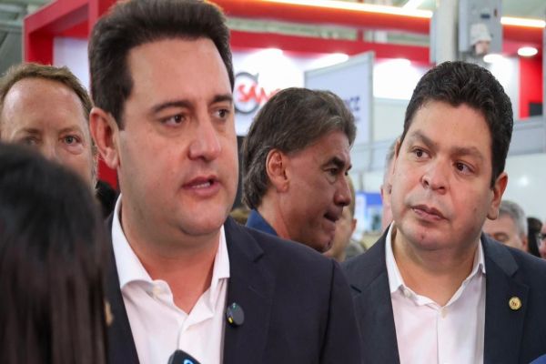 Imagem referente a notícia: Ratinho Junior e Gugu Bueno destacam força do agro paranaense na abertura da AveSui 2025 em Cascavel