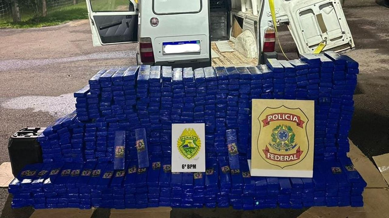 Polícia Militar intercepta carro e apreende mais de meia tonelada de maconha na BR-277 no oeste do Paraná