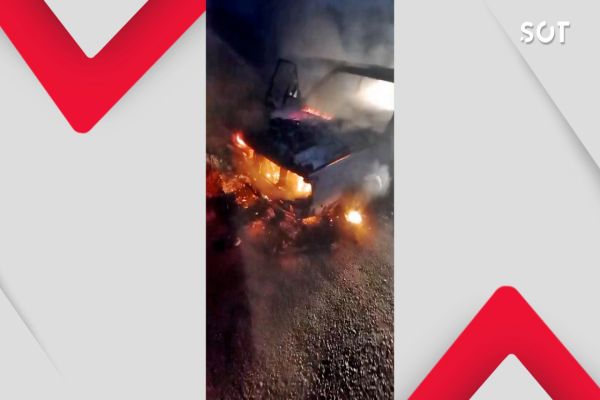 Imagem referente a notícia: Carro é destruído por incêndio na PR-471 em Três Barras do Paraná