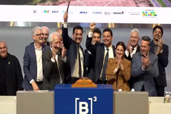 Imagem referente a notícia: Pátria (Reune Rodovias) conquista o Lote 5 de Rodovias do Paraná com desconto de 23,83% no Pedágio do Oeste do Paraná