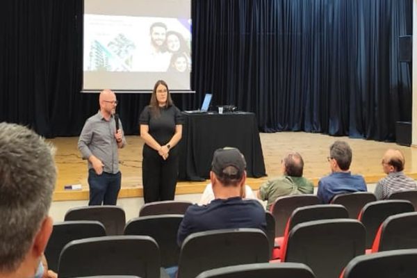 Cafelândia abre porta para moradores conquistarem suas escrituras definitivas