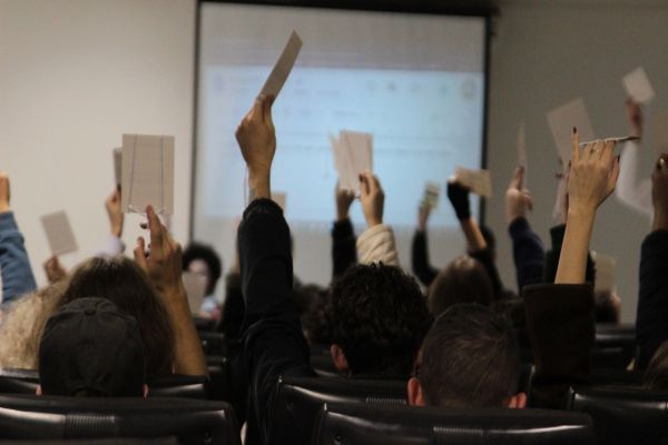 Imagem referente a notícia: Câmara de Cascavel apoia incluir perguntas sobre identidade de gênero e orientação sexual no Censo