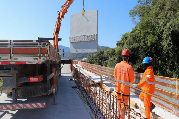 Imagem referente a notícia: 85% dos municípios paranaenses têm saldo positivo de empregos em 2025