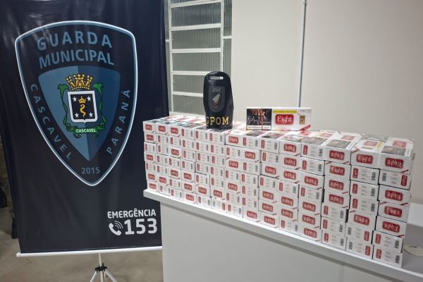 Homem é flagrado com malas cheias de cigarros contrabandeados na Rodoviária de Cascavel