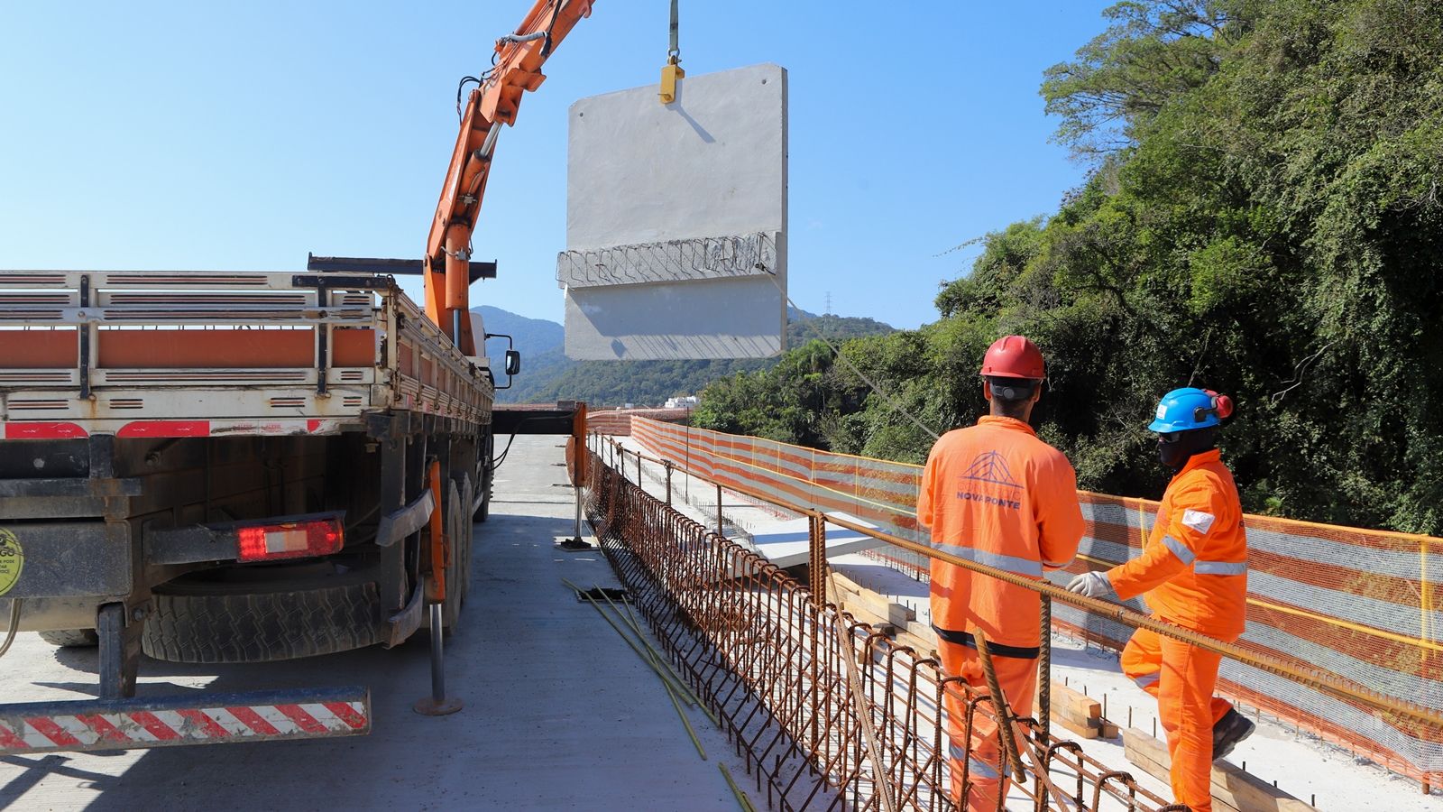85% dos municípios paranaenses têm saldo positivo de empregos em 2025