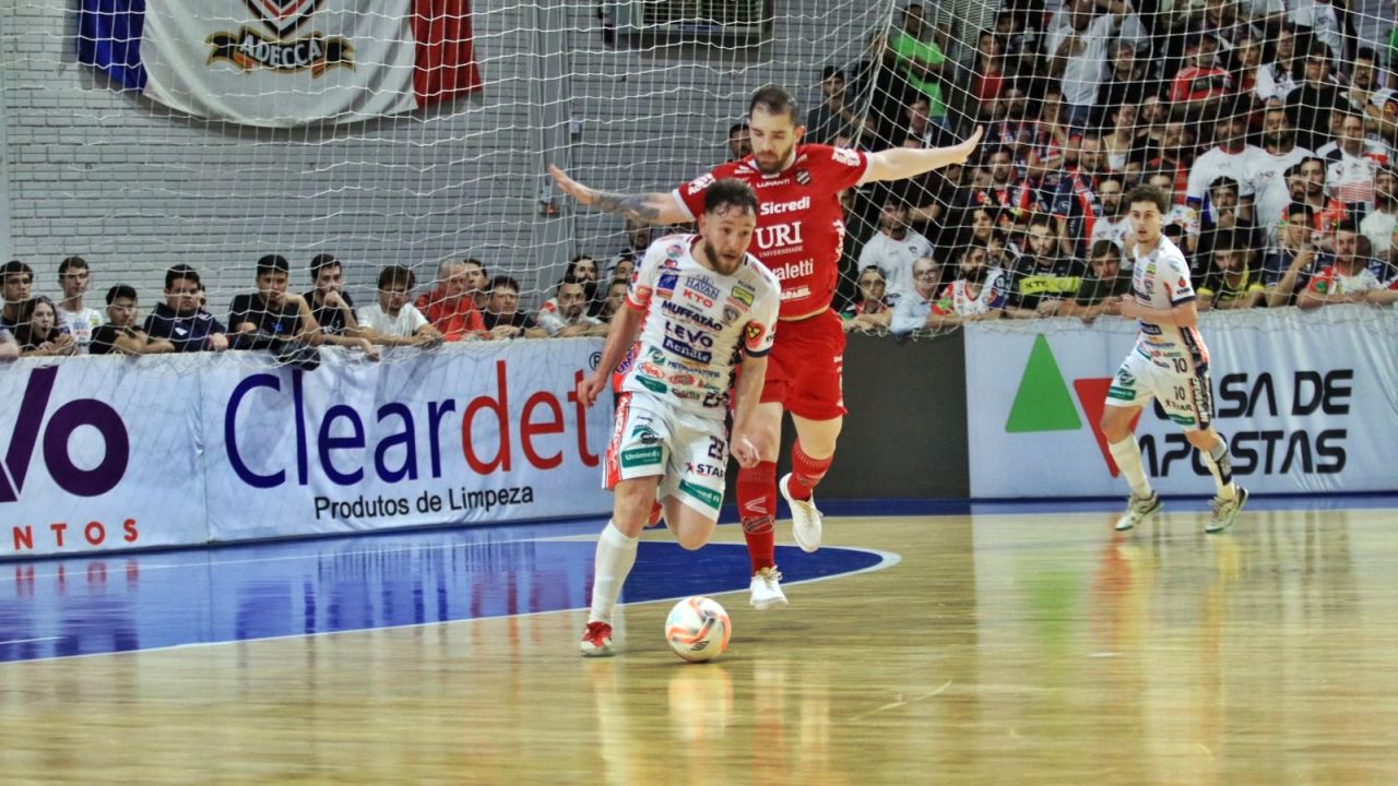Cascavel Futsal empata com o Atlântico e decisão da vaga fica para Erechim