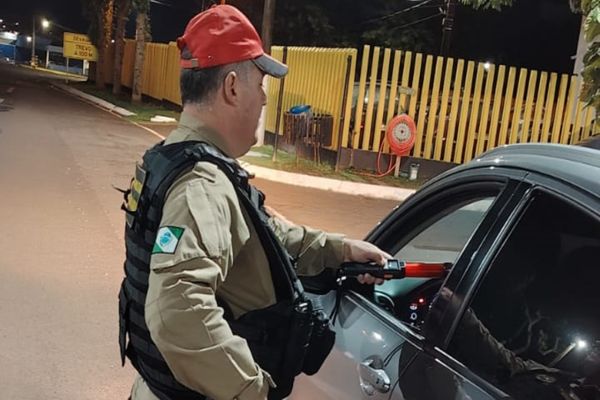 Operação Lei Seca surpreende motoristas em ação simultânea no Oeste do Paraná