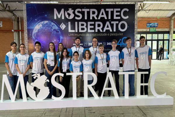 Imagem referente a notícia: Alunos de Cascavel brilham na maior feira científica da América Latina