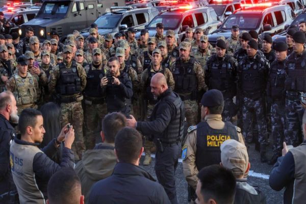 Imagem referente a notícia: Forças de segurança realizam exposições em cinco cidades na nova fase da Missão Paraná