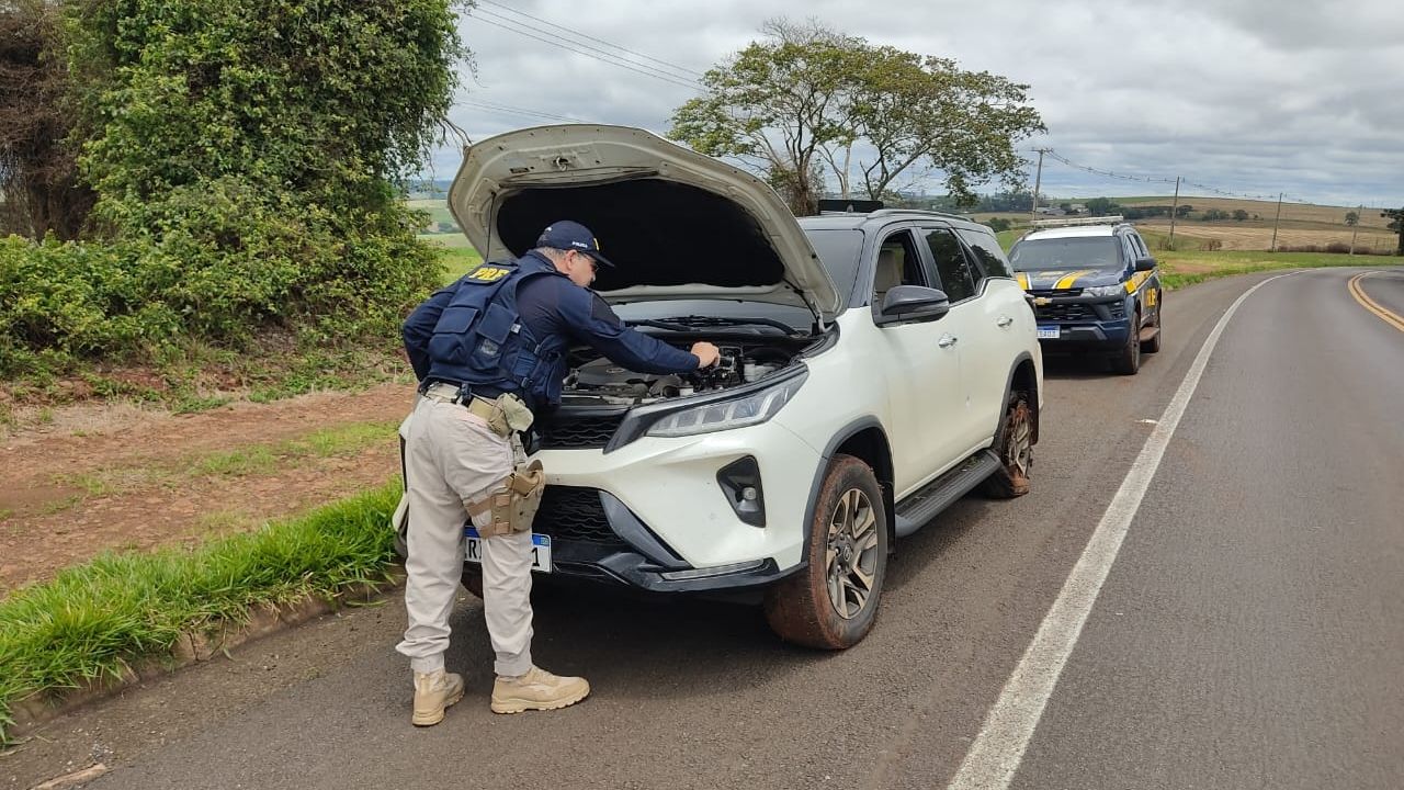 PRF apreende droga e recupera veículo furtado durante o fim de semana em Céu Azul