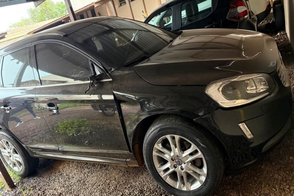 Imagem referente a notícia: Polícia Civil apreende veículo envolvido em grave acidente na BR-277 em Cascavel