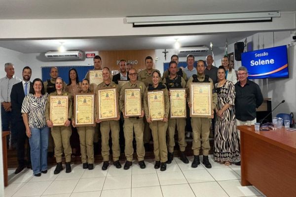 Imagem referente a notícia: Câmara de Nova Aurora celebra bravura e entrega título de Cidadão Honorário a policiais