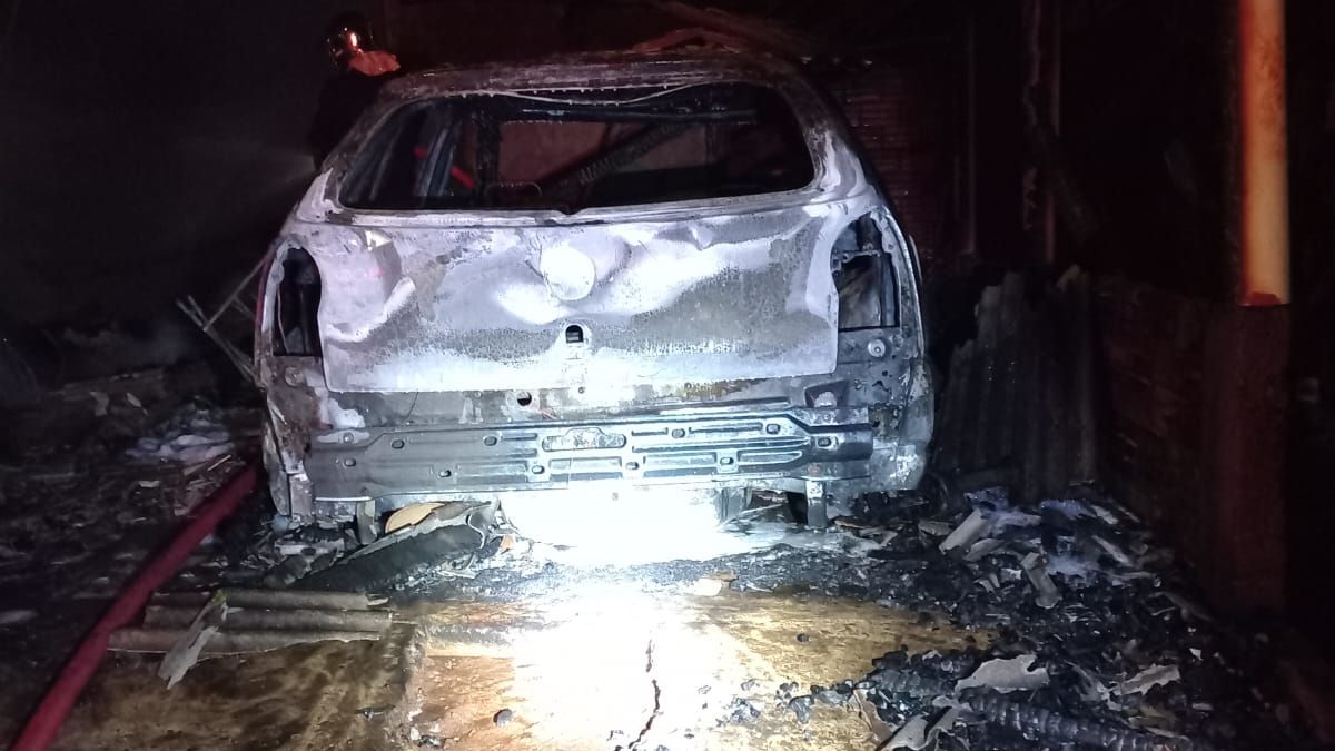 Incêndio destrói casa e carro em Quedas do Iguaçu após ato de vingança por fim de relacionamento