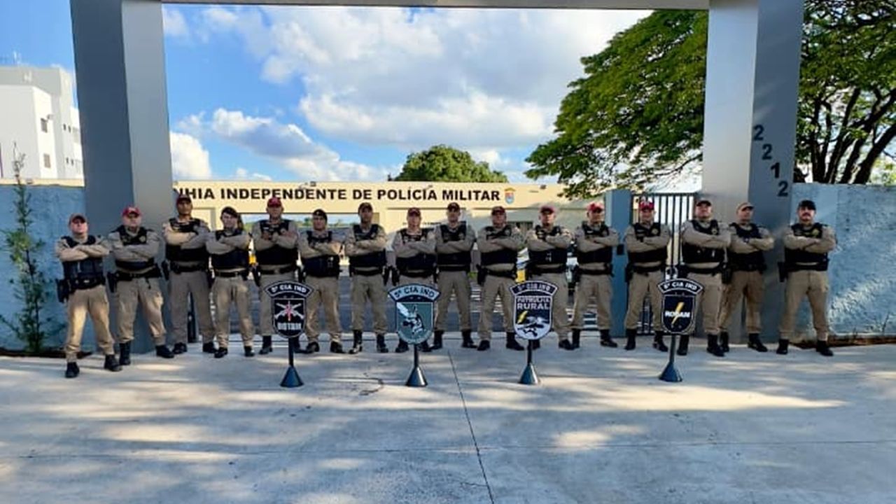 Policiais rodoviários do Paraná passam por treinamento para uso de Taser em ocorrências