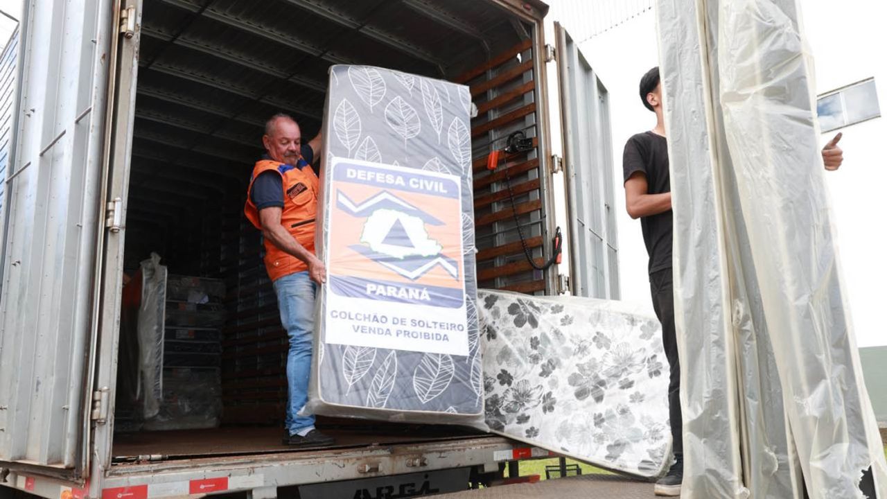 Com mais de mil desalojados e desabrigados, governo e municípios preparam abrigos
