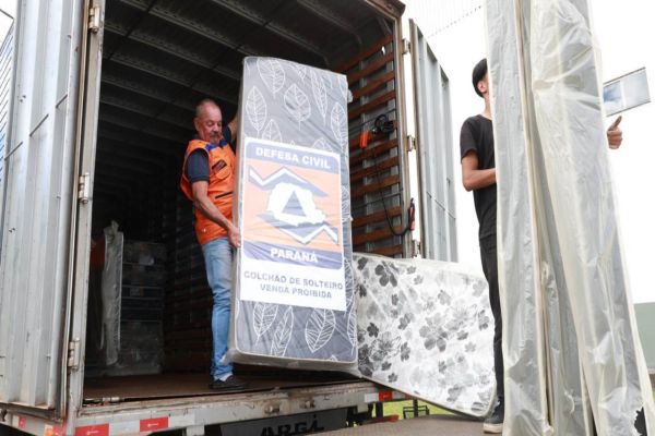 Com mais de mil desalojados e desabrigados, governo e municípios preparam abrigos