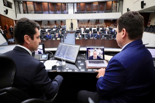 Imagem referente a notícia: Assembleia anuncia repasse de R$ 3 milhões e encaminha à sanção medidas para acelerar suporte às vítimas do tornado em Rio Bonito do Iguaçu