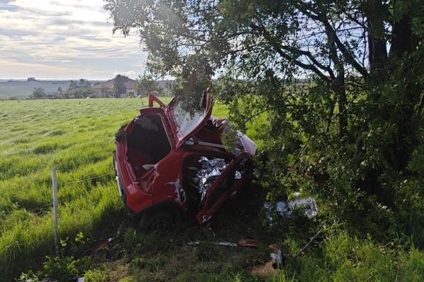 Imagem referente a notícia: Duas pessoas morrem em grave acidente na PR-488 em Vera Cruz do Oeste