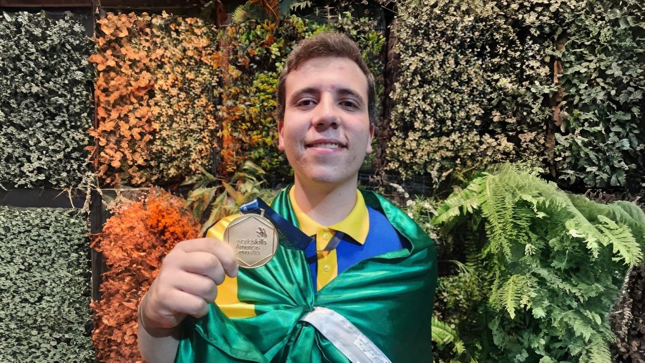 Cascavelense conquista ouro para o Brasil em mundial de profissões técnicas no Chile