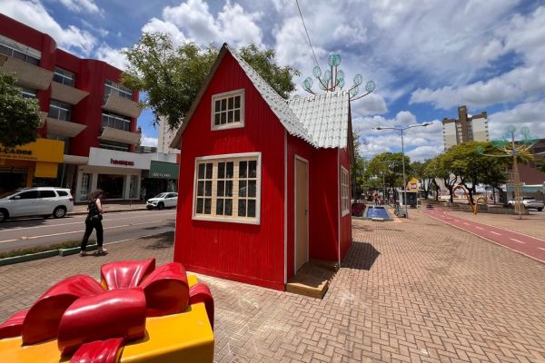 NATAL DE LUZ E PAZ | Casinha do Papai Noel abrirá as portas para as famílias no sábado (15), em Cascavel