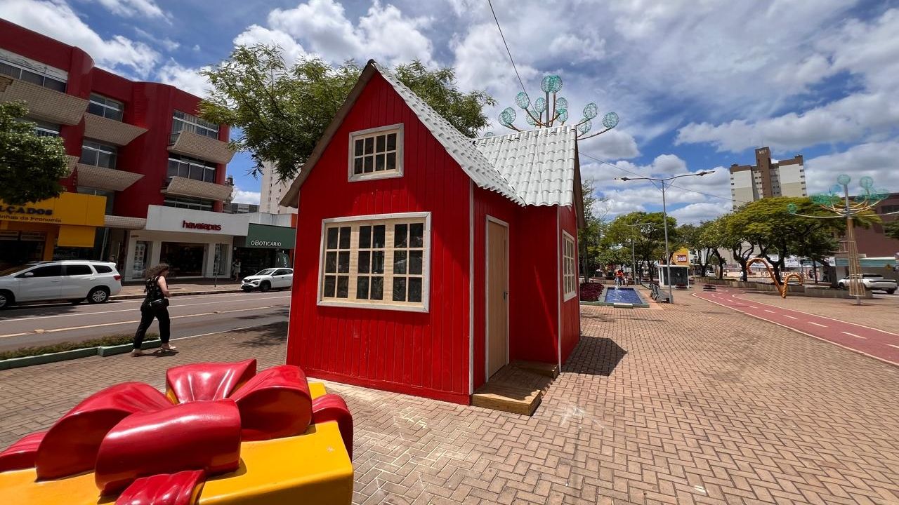 NATAL DE LUZ E PAZ | Casinha do Papai Noel abrirá as portas para as famílias no sábado (15), em Cascavel