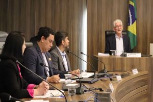 Imagem referente a notícia: Fazenda discute orçamento de R$ 81,6 bilhões para 2026 em audiência pública na Alep