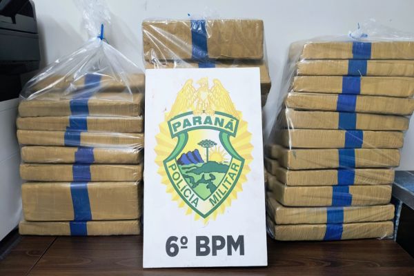 Imagem referente a notícia: Polícia Militar apreende 50 kg de maconha em hotel no bairro Universitário, em Cascavel