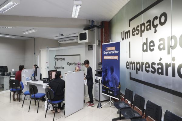 Imagem referente a notícia: Programa Empreende Bairro leva capacitação a micro e pequenos empreendedores de Cascavel