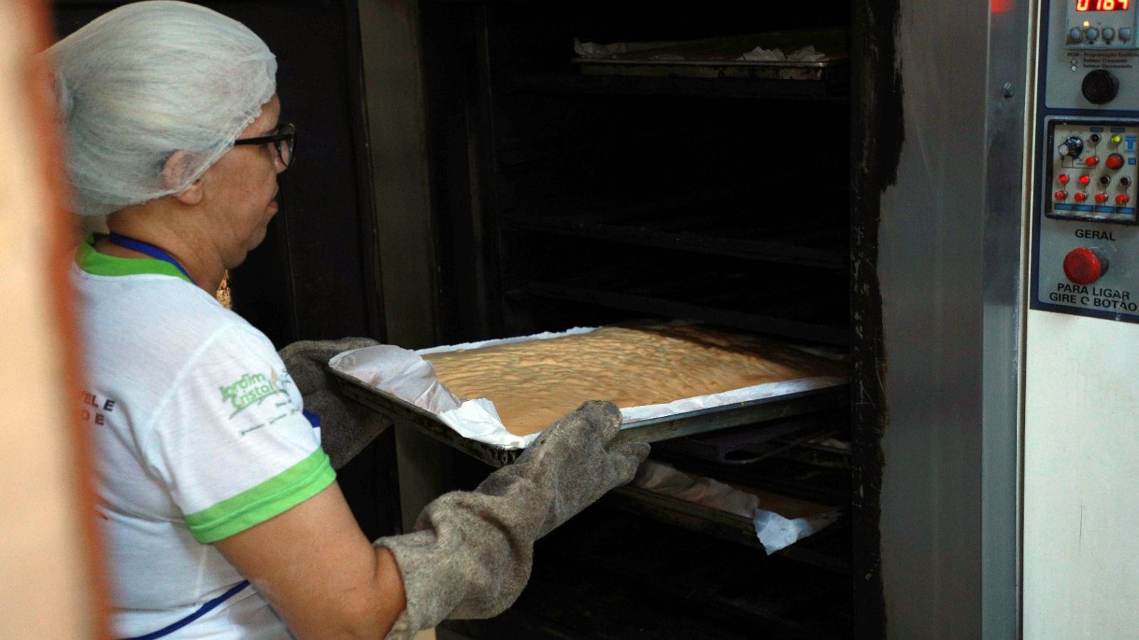 Começam preparativos do bolo gigante de quase uma tonelada para aniversário de 74 anos de Cascavel