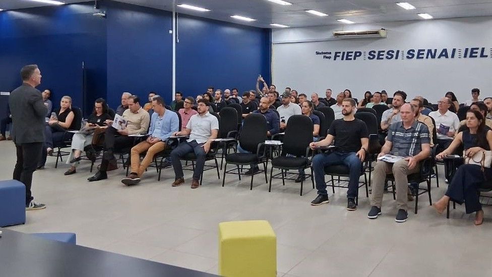 Empresários do setor industrial do Oeste do Paraná se reúnem para tratar de inovação