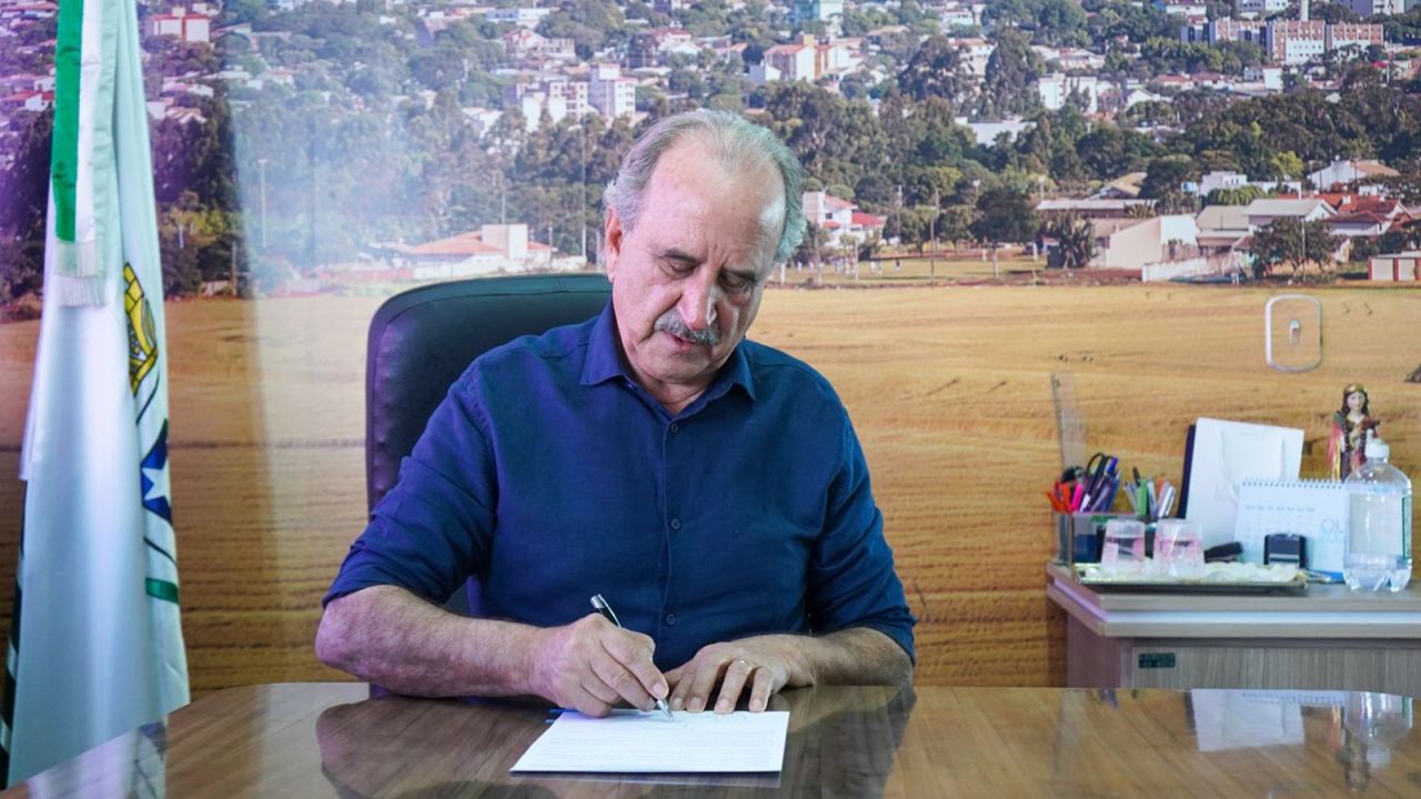 Prefeito Renato Silva libera apenados que prestam serviço à Prefeitura para ajudar na reconstrução de Rio Bonito do Iguaçu