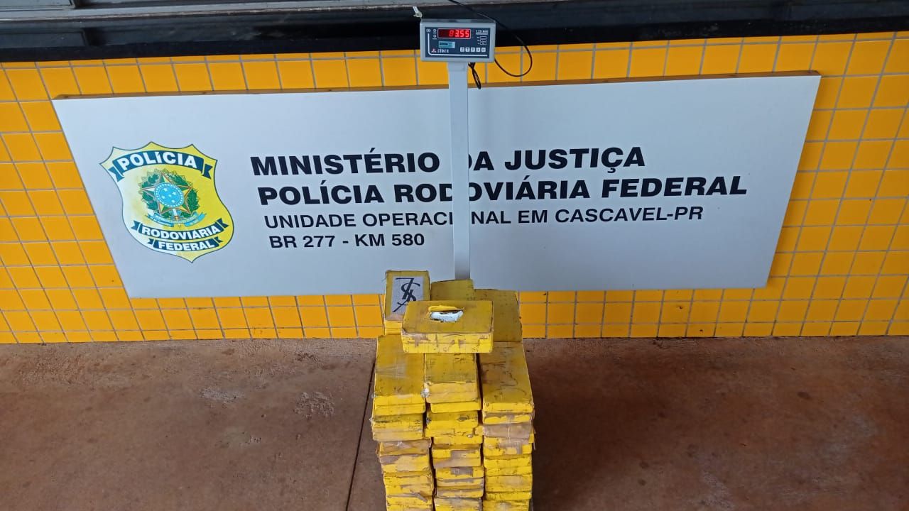 PRF apreende mais de 83 quilos de cocaína escondidos em pneus de carreta na BR-277, em Cascavel