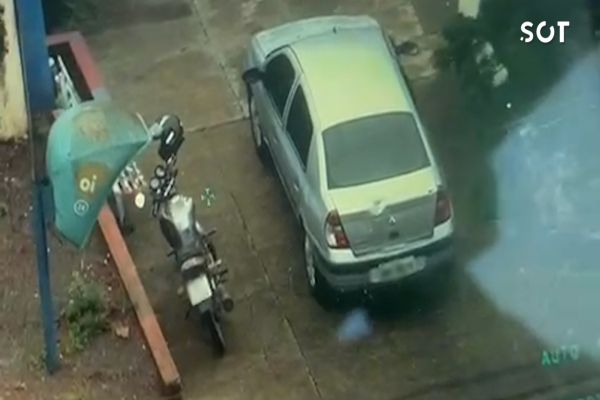 Imagem referente a notícia: Ação do BPMOA e 19º BPM resulta na apreensão de veículo e 300 pacotes de cigarros contrabandeados em São Pedro do Iguaçu