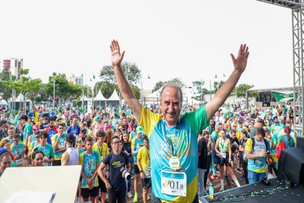 Imagem referente a notícia: Prefeito Renato Silva confirma segunda edição da Corrida Cascavel Run para 2026