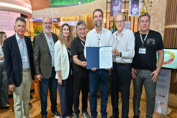 Imagem referente a notícia: Itaipu Binacional e Ministério do Meio Ambiente assinam acordo de cooperação técnica na COP30